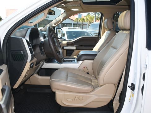 Used 2019 Ford F150 Lariat w/ Equipment Group 502A Luxury image 8