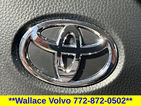 Used 2026 Toyota Corolla Cross LE FWD image 28