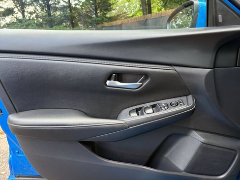 Used 2025 Nissan Sentra SV FWD image 18