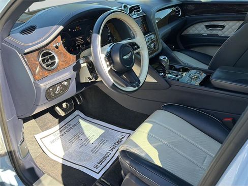 Used 2021 Bentley Bentayga AWD/4WD image 10