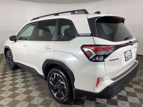Used 2025 Subaru Forester Limited AWD/4WD image 9