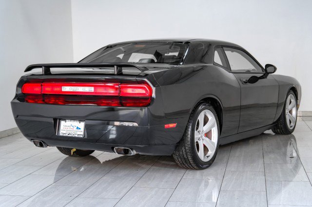 Used 2009 Dodge Challenger SRT8 w/ SRT Option Group II RWD image 6