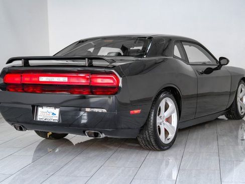 Used 2009 Dodge Challenger SRT8 w/ SRT Option Group II RWD image 6