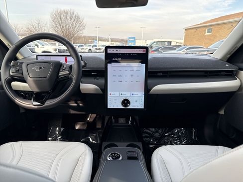 Used 2024 Ford Mustang Mach-E Premium image 21