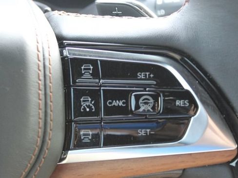 Used 2023 Jeep Grand Cherokee L Summit AWD/4WD image 15