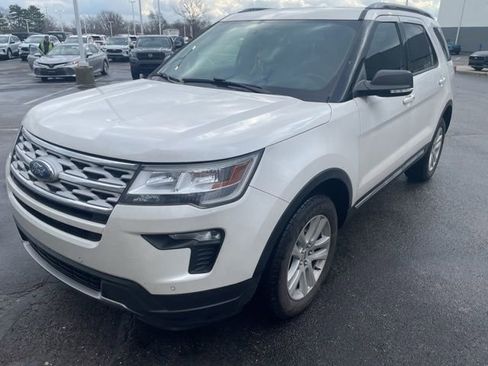 Used 2019 Ford Explorer XLT w/ Equipment Group 202A image 2