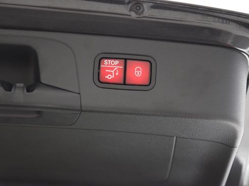 Certified 2022 Mercedes-Benz GLC 300 image 30