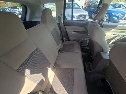 Used 2007 Jeep Compass Sport FWD image 46