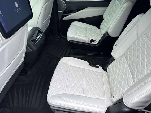 Certified 2026 Cadillac Escalade Platinum Sport w/ LPO, ONYX Package AWD/4WD image 15
