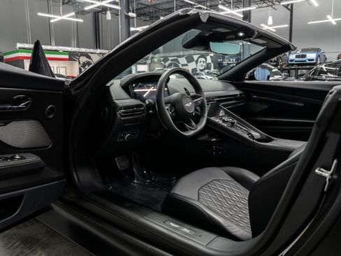 Used 2025 Aston Martin DB12 Convertible RWD image 23