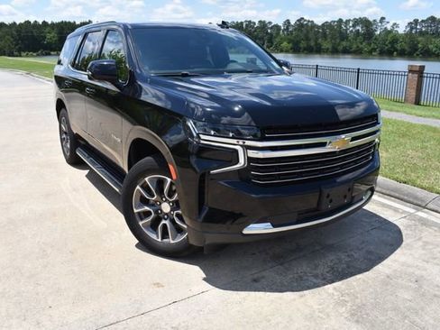 Used 2022 Chevrolet Tahoe LT w/ Luxury Package RWD image 2