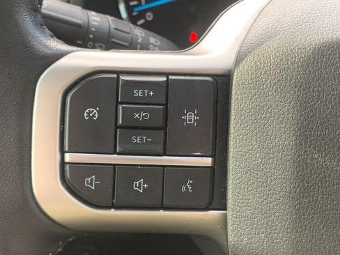 Used 2023 Ford Expedition XLT RWD image 30