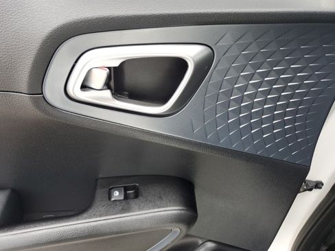 Used 2024 Kia Soul EX FWD image 40