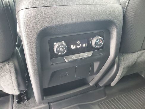 New 2026 Chevrolet Traverse LT image 25