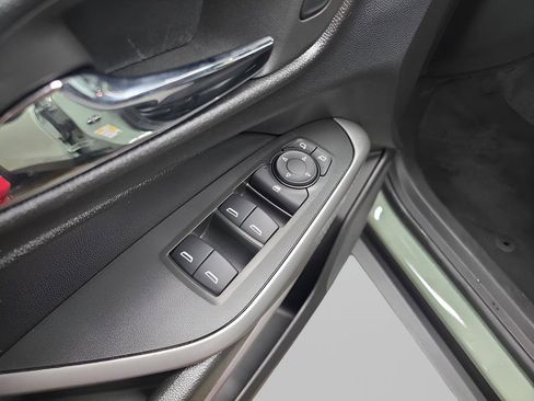 Used 2024 Chevrolet Trax RS image 19