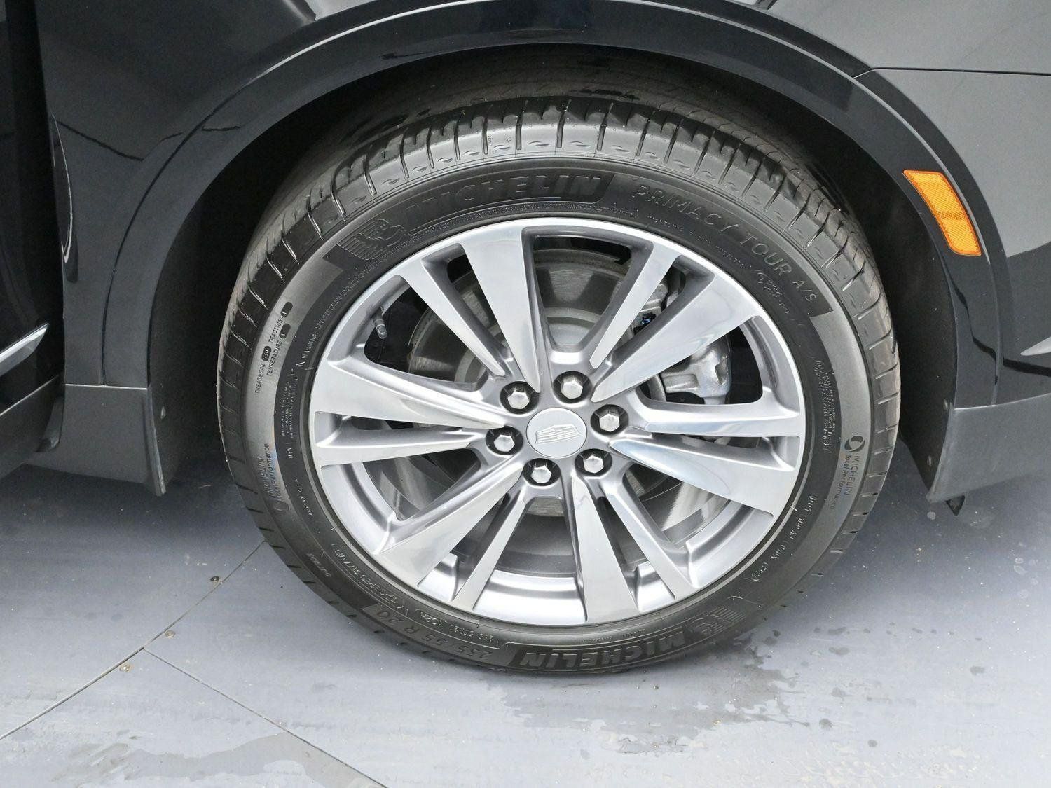 Certified 2025 Cadillac XT5 Premium Luxury AWD/4WD image 36