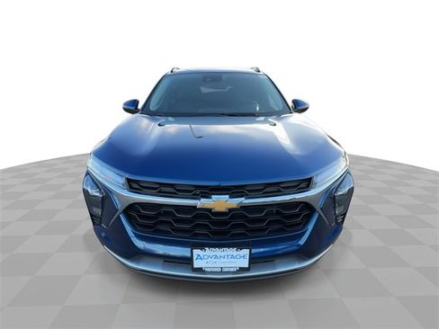 Certified 2024 Chevrolet Trax LT w/ Sunroof Package image 3