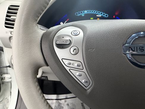 Used 2012 Nissan Leaf SV image 16