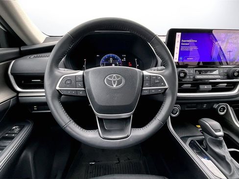 Used 2024 Toyota Grand Highlander Limited image 10