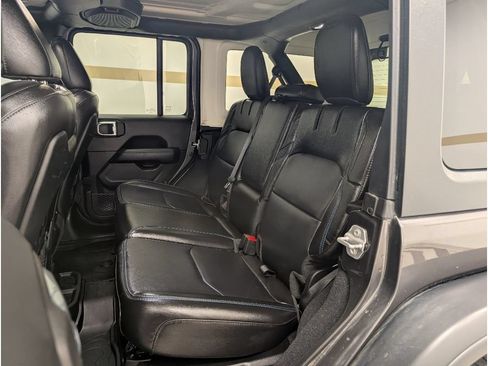 Used 2021 Jeep Wrangler Unlimited Rubicon 4xe w/ Cold Weather Group AWD/4WD image 17