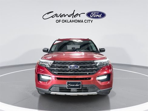 Used 2022 Ford Explorer XLT w/ Equipment Group 202A image 3