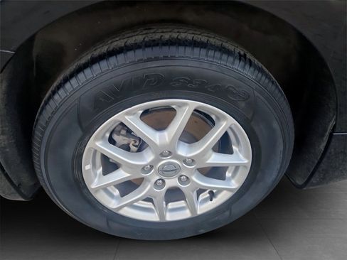 Used 2024 Chrysler Pacifica Touring-L image 33