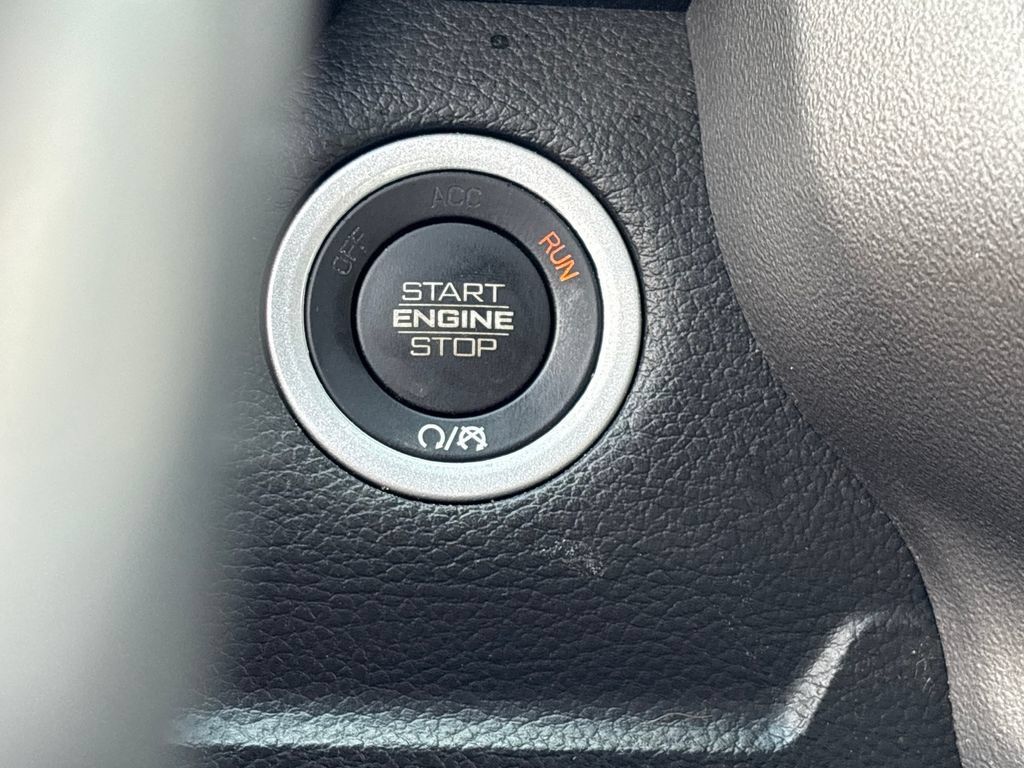 Used 2022 RAM 1500 Big Horn AWD/4WD image 12