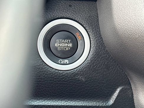Used 2022 RAM 1500 Big Horn AWD/4WD image 12