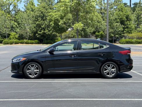 Used 2017 Hyundai Elantra SE FWD image 4