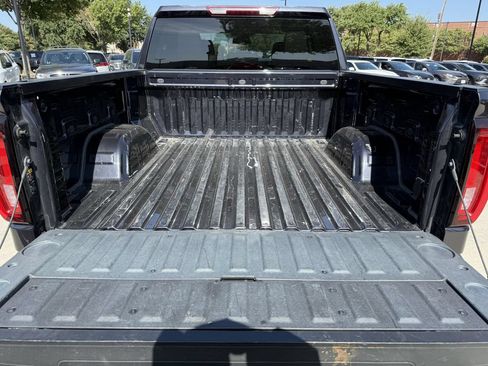 Used 2025 GMC Sierra 1500 SLT AWD/4WD image 31