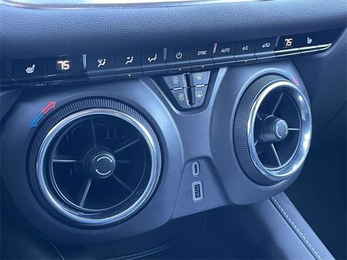 Used 2025 Chevrolet Blazer LT image 17