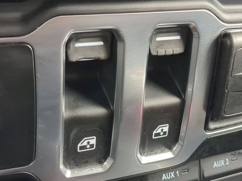 Used 2023 Jeep Wrangler Sport S image 24