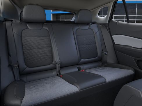 New 2025 Chevrolet Trax LT w/ Driver Confidence Package image 19