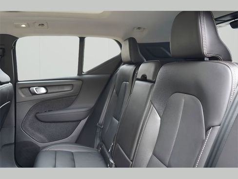 New 2025 Volvo XC40 B5 Plus w/ Climate Package image 20