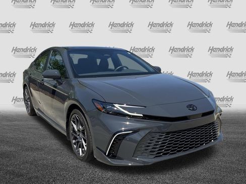 Used 2025 Toyota Camry XSE image 2