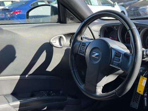 Used 2008 Nissan 350Z Enthusiast image 12