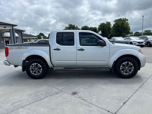 Used 2018 Nissan Frontier SV RWD image 3