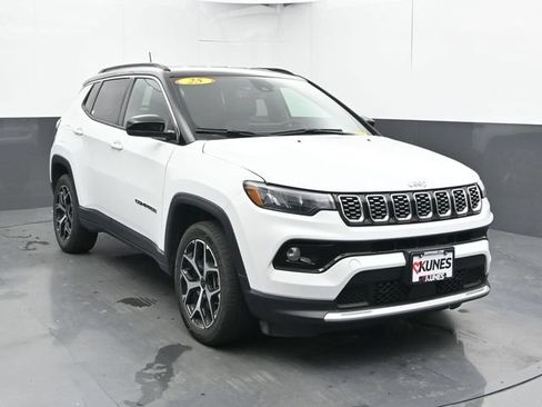 Used 2025 Jeep Compass Limited AWD/4WD image 6