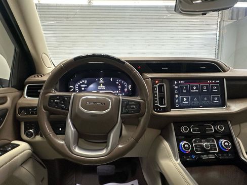 Used 2024 GMC Yukon XL Denali w/ Denali Reserve Package AWD/4WD image 23