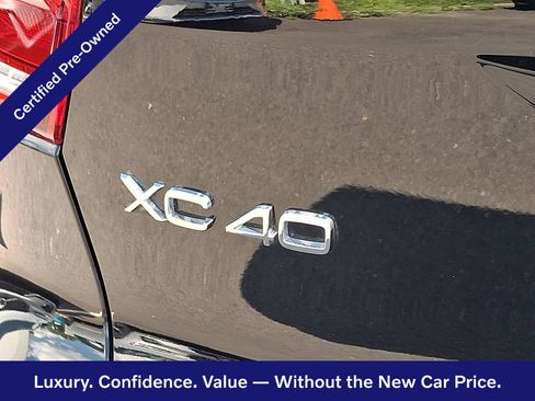 Certified 2024 Volvo XC40 B5 Plus w/ Climate Package AWD/4WD image 31