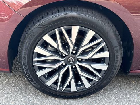 Certified 2025 Nissan Altima 2.5 SV FWD image 15