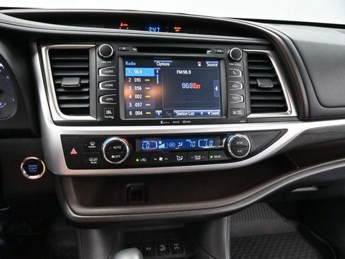 Used 2019 Toyota Highlander Limited AWD/4WD image 23