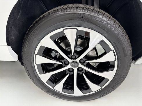 Used 2026 Audi Q3 quattro 2.0T w/ Driver Assistance Package AWD/4WD image 31