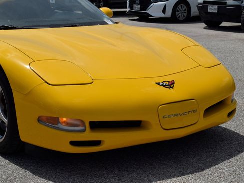 Used 2000 Chevrolet Corvette Convertible w/ Memory Pkg RWD image 21