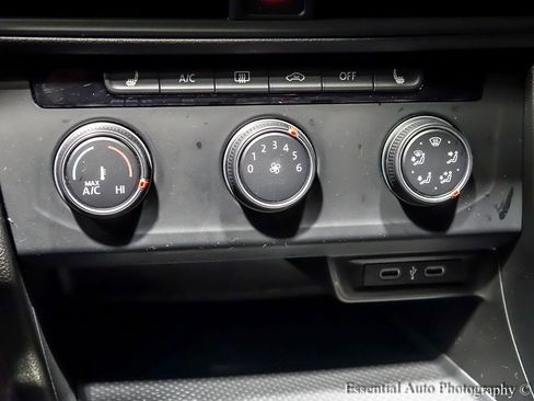 Used 2024 Volkswagen Jetta Sport image 23