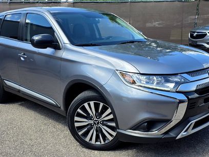 Used 2020 Mitsubishi Outlander SE