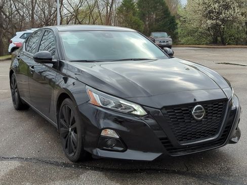 Used 2022 Nissan Altima 2.5 SR w/ Midnight Edition Package image 3