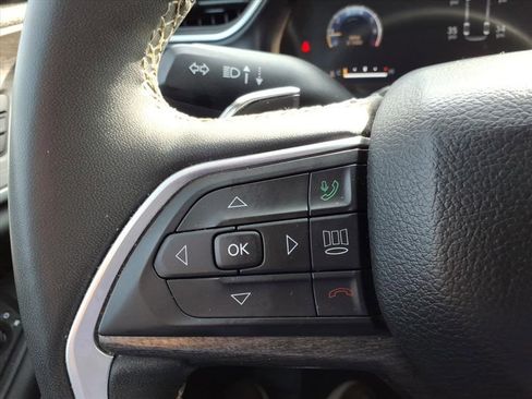 Used 2023 Jeep Grand Cherokee L Limited image 27