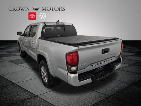 Used 2019 Toyota Tacoma SR5 AWD/4WD image 4
