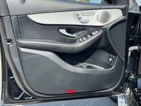 Used 2023 Mercedes-Benz GLC 300 4MATIC Coupe image 17